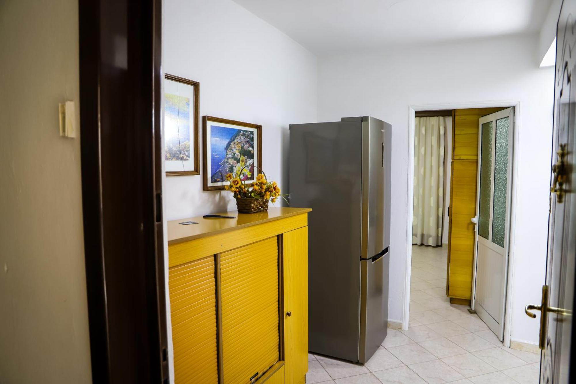 Lola'S Apartament Apartment Берат Екстериор снимка